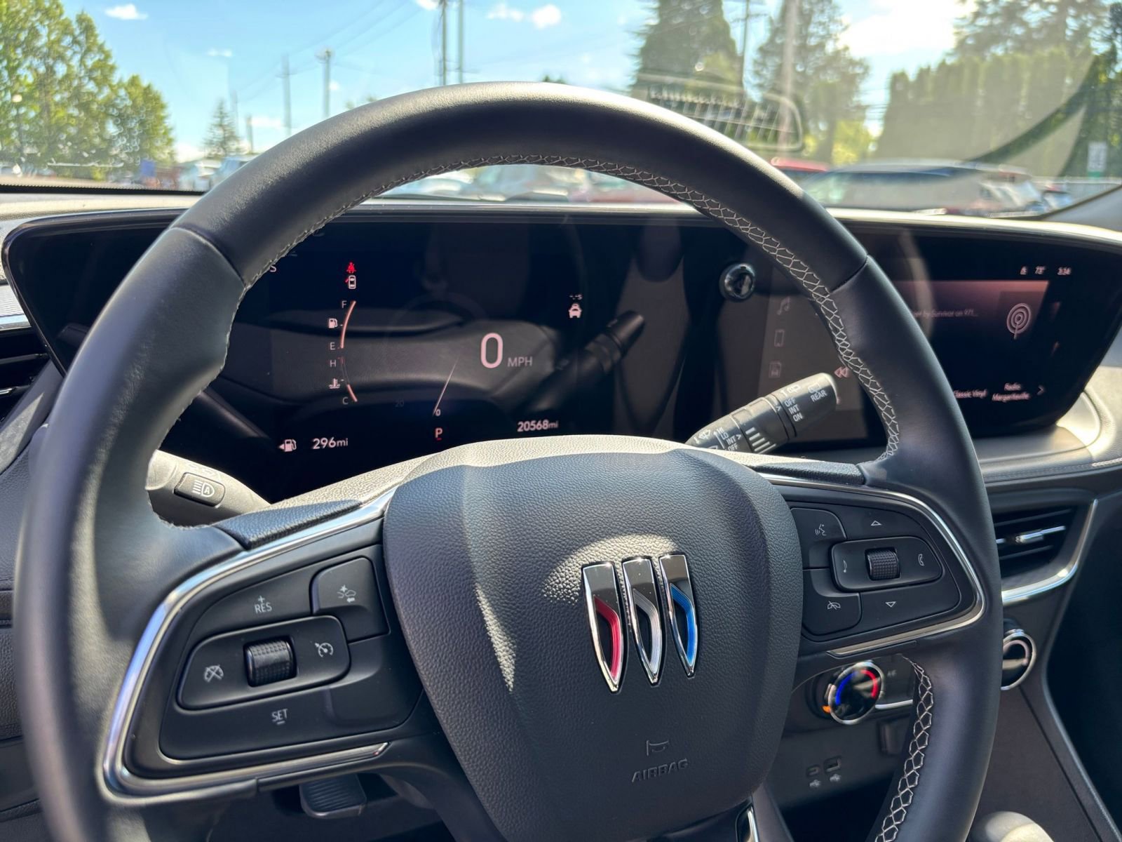 Used 2025 Buick Encore GX Preferred AWD/4WD image 28