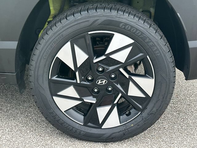 Used 2024 Hyundai Kona SEL AWD/4WD image 32