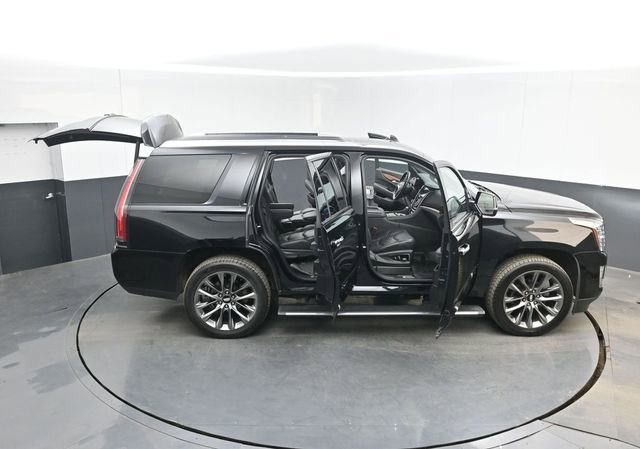 Used 2019 Cadillac Escalade Premium Luxury w/ Escalade Sport Edition AWD/4WD image 53