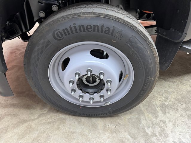 New 2025 Ford F550 4x4 Regular Cab Super Duty image 25