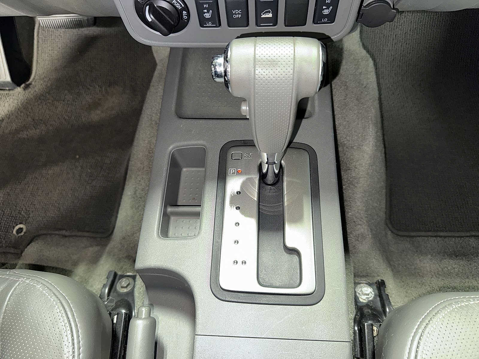 Used 2010 Nissan Frontier LE w/ LE Value Truck Pkg AWD/4WD image 30