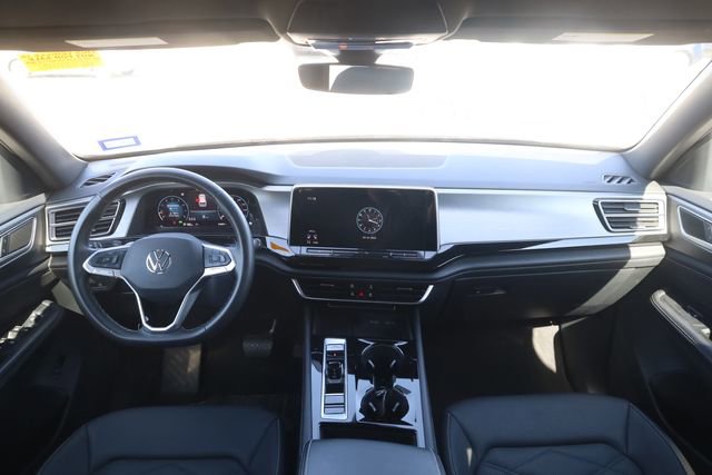Used 2025 Volkswagen Atlas Cross Sport SE image 11