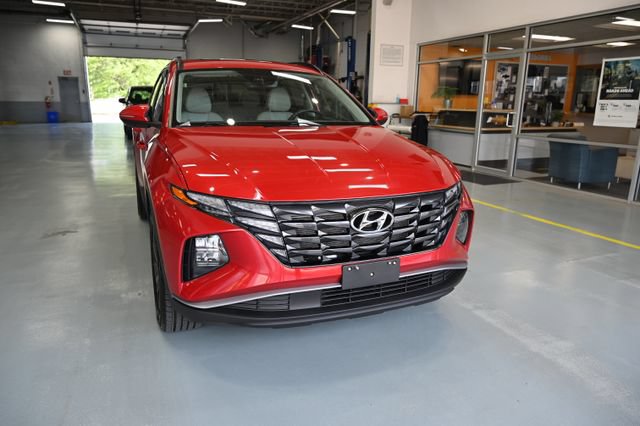 Used 2023 Hyundai Tucson SEL w/ Convenience Package AWD/4WD image 3