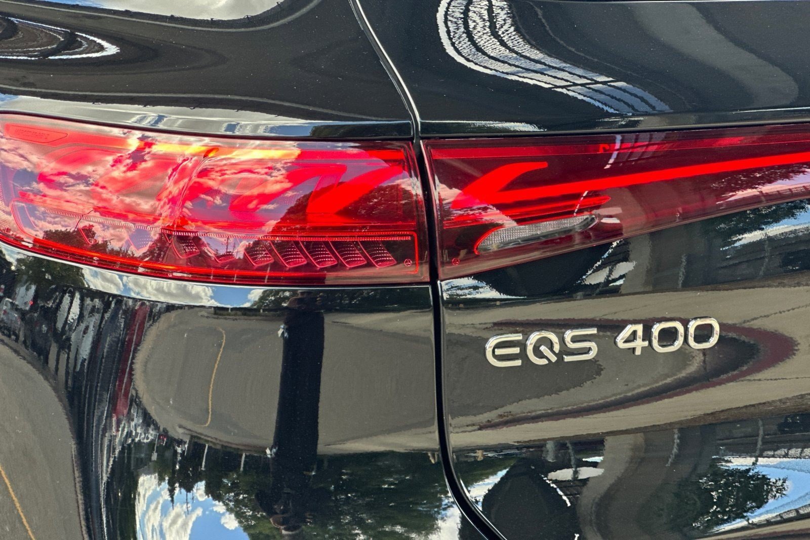New 2026 Mercedes-Benz EQS 400 4MATIC SUV image 12