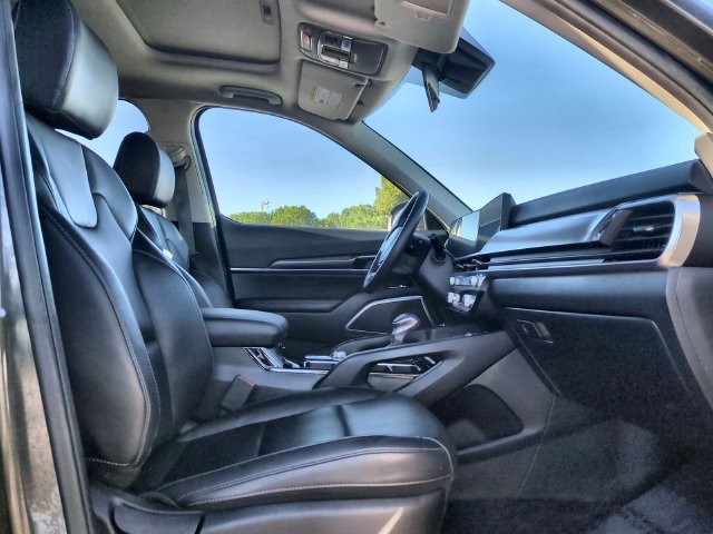 Used 2025 Kia Telluride S FWD image 38