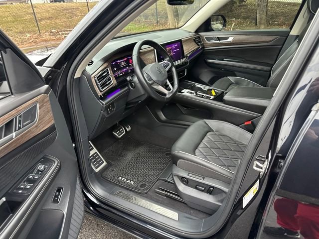 Used 2024 Volkswagen Atlas SEL Premium R-Line image 41