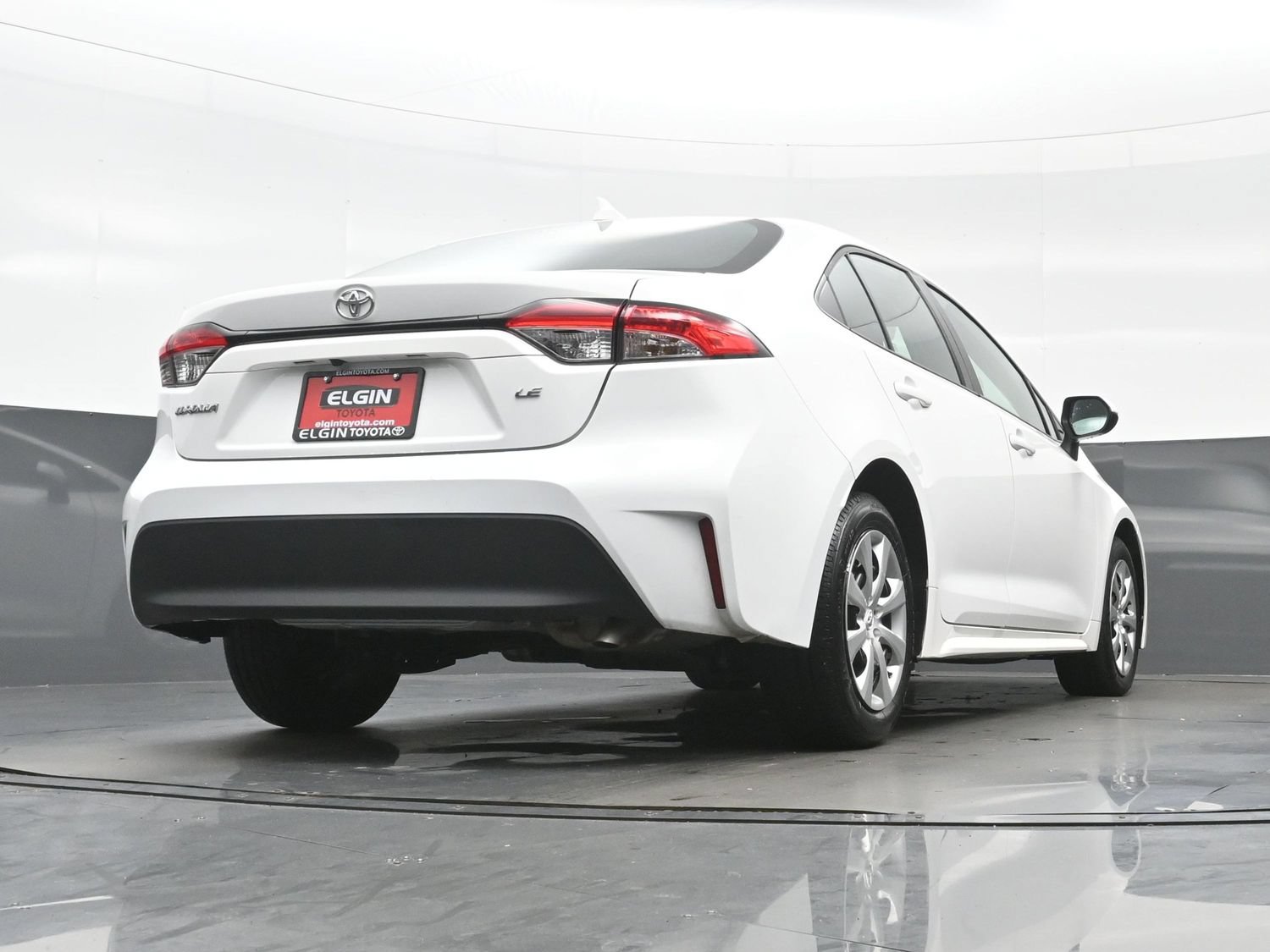 Used 2025 Toyota Corolla LE FWD image 29