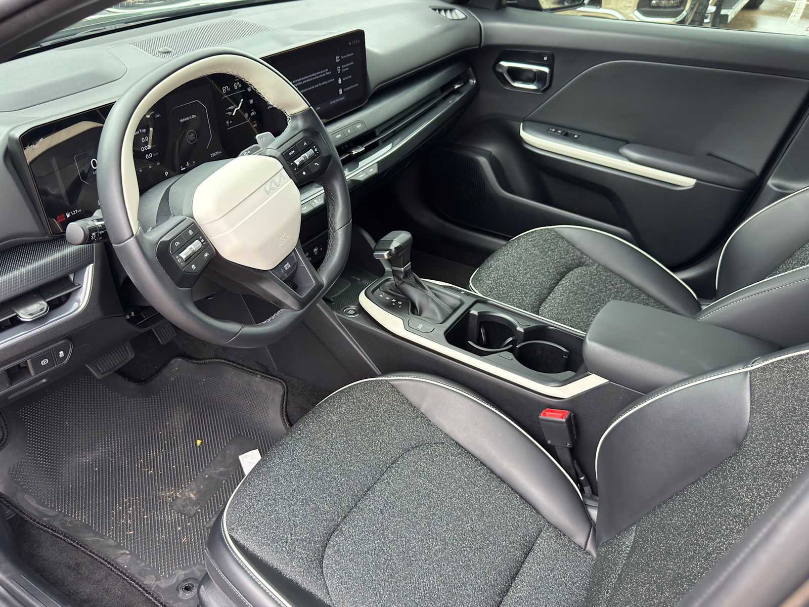 Certified 2025 Kia K4 GT-Line FWD image 8