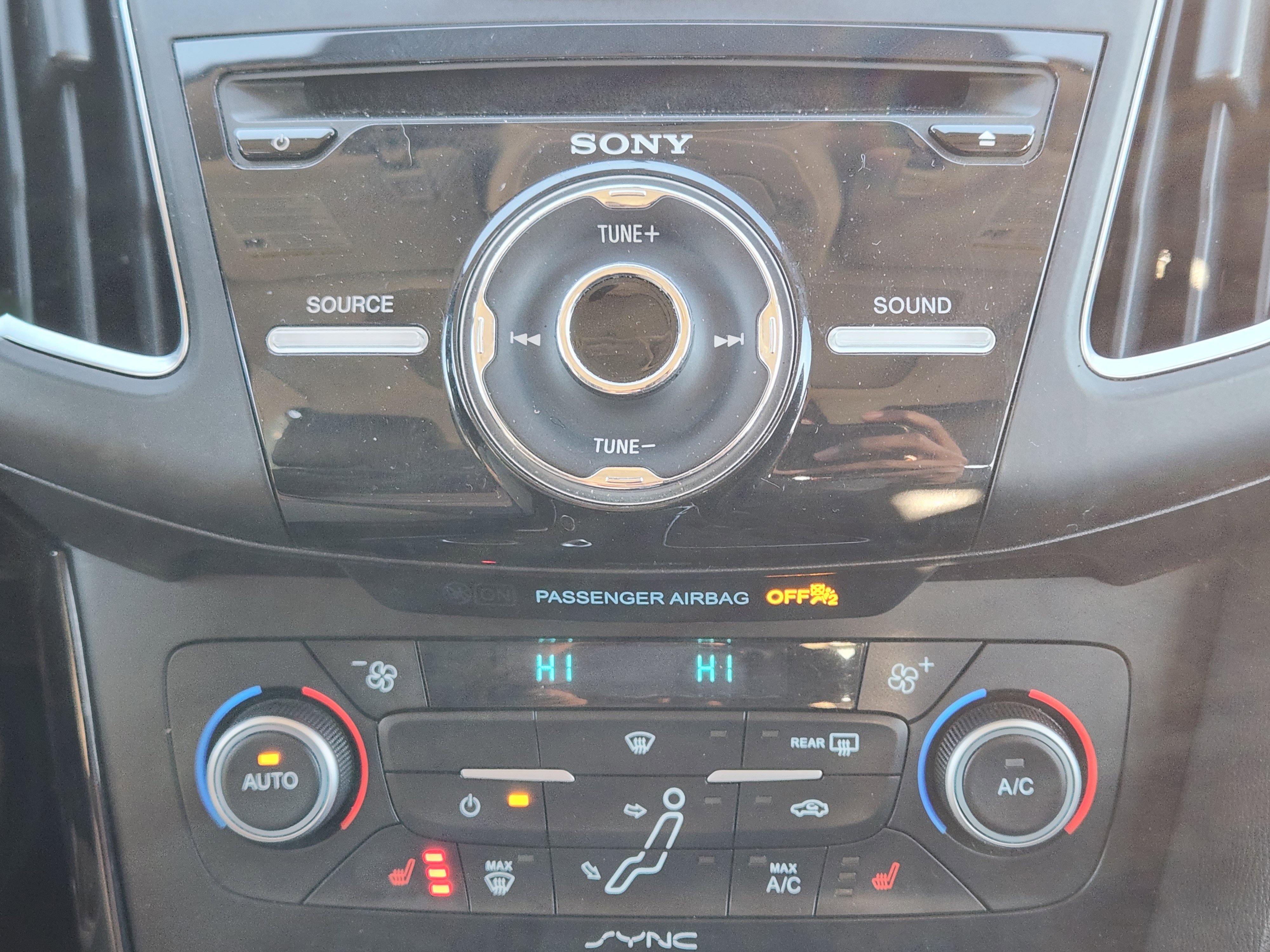 Used 2017 Ford Focus Titanium image 19