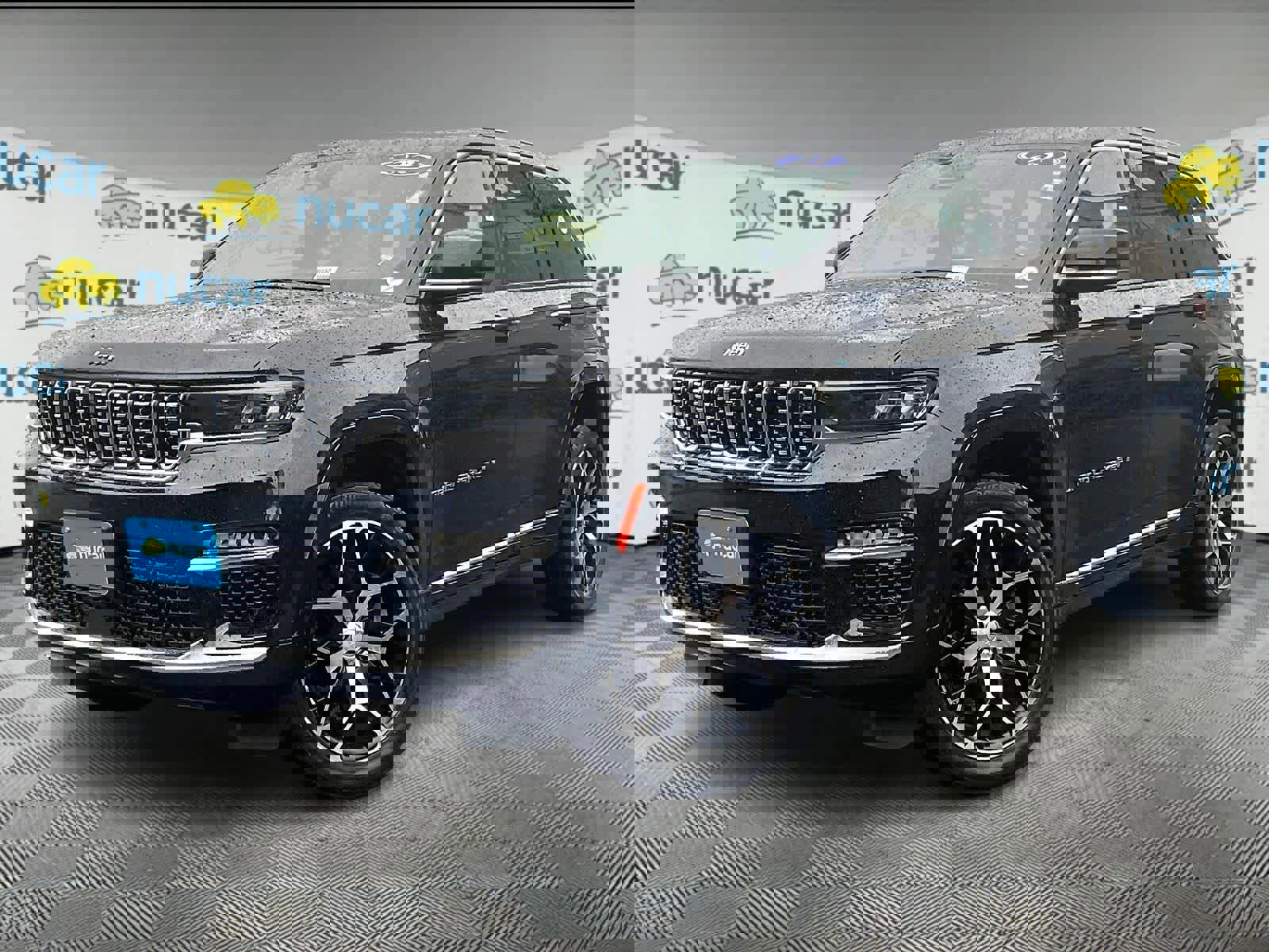 Used 2023 Jeep Grand Cherokee Summit image 3