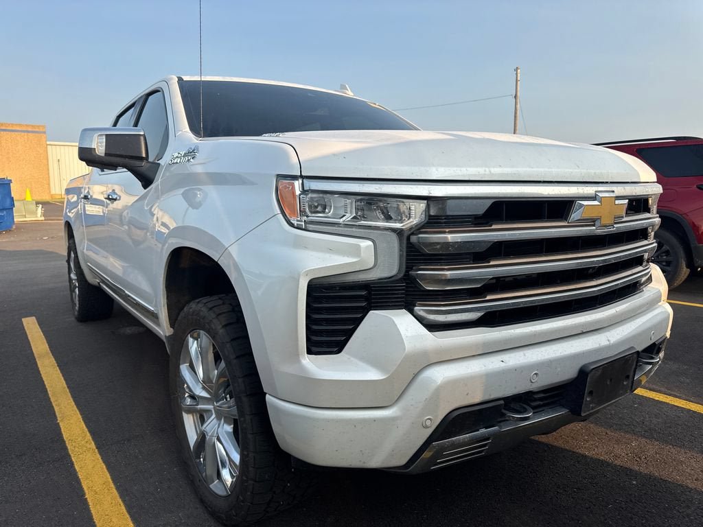 Used 2022 Chevrolet Silverado 1500 High Country w/ High Country Premium Package AWD/4WD image 2