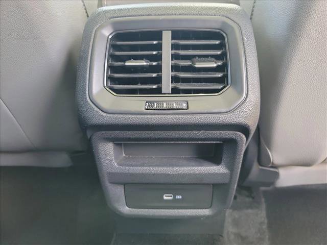 Used 2024 Volkswagen Taos SE image 14
