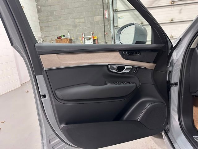 Used 2026 Volvo XC90 B6 Plus w/ Protection Package Premier image 12