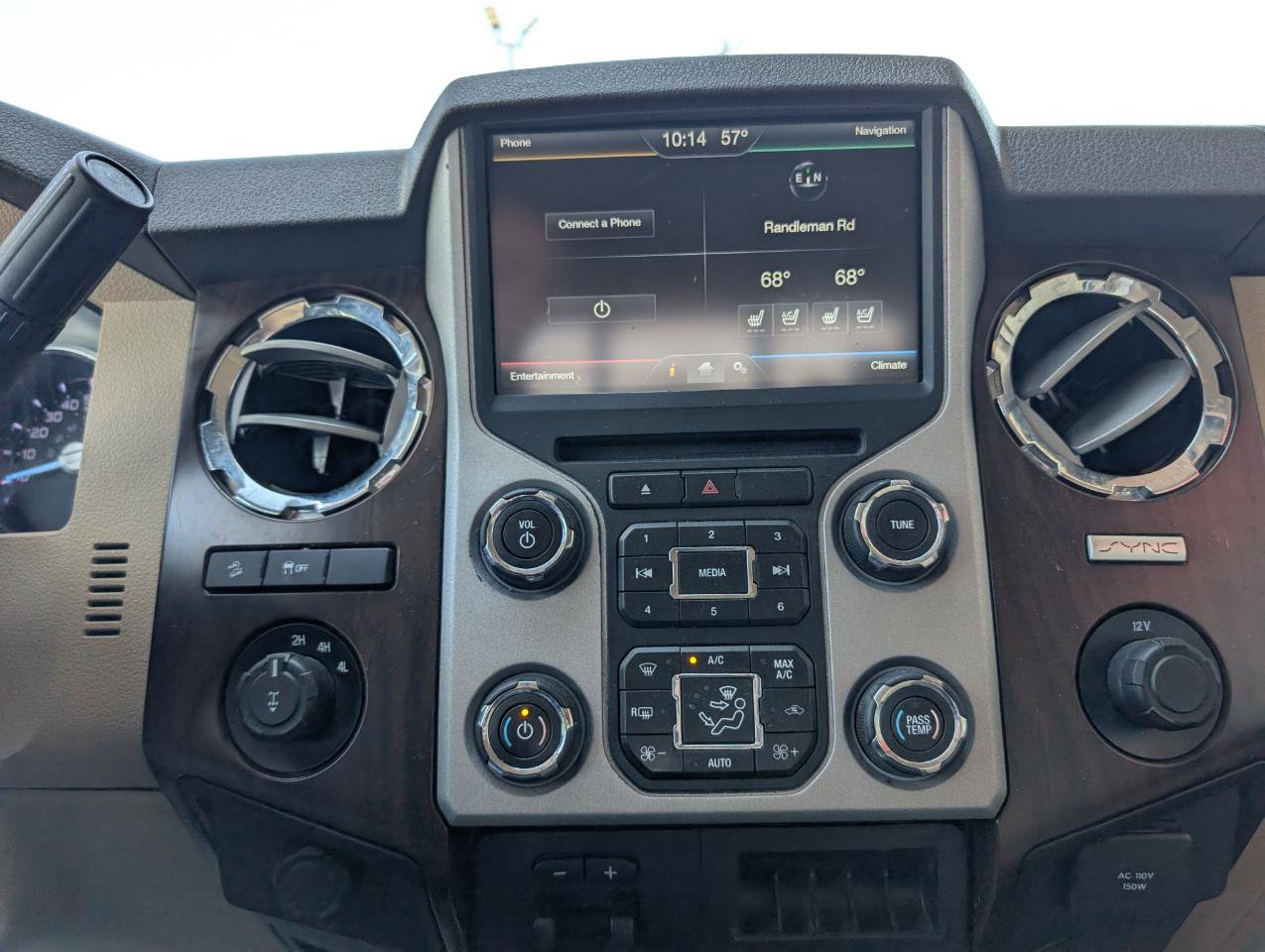 Used 2016 Ford F250 Lariat w/ Lariat Ultimate Package AWD/4WD image 16