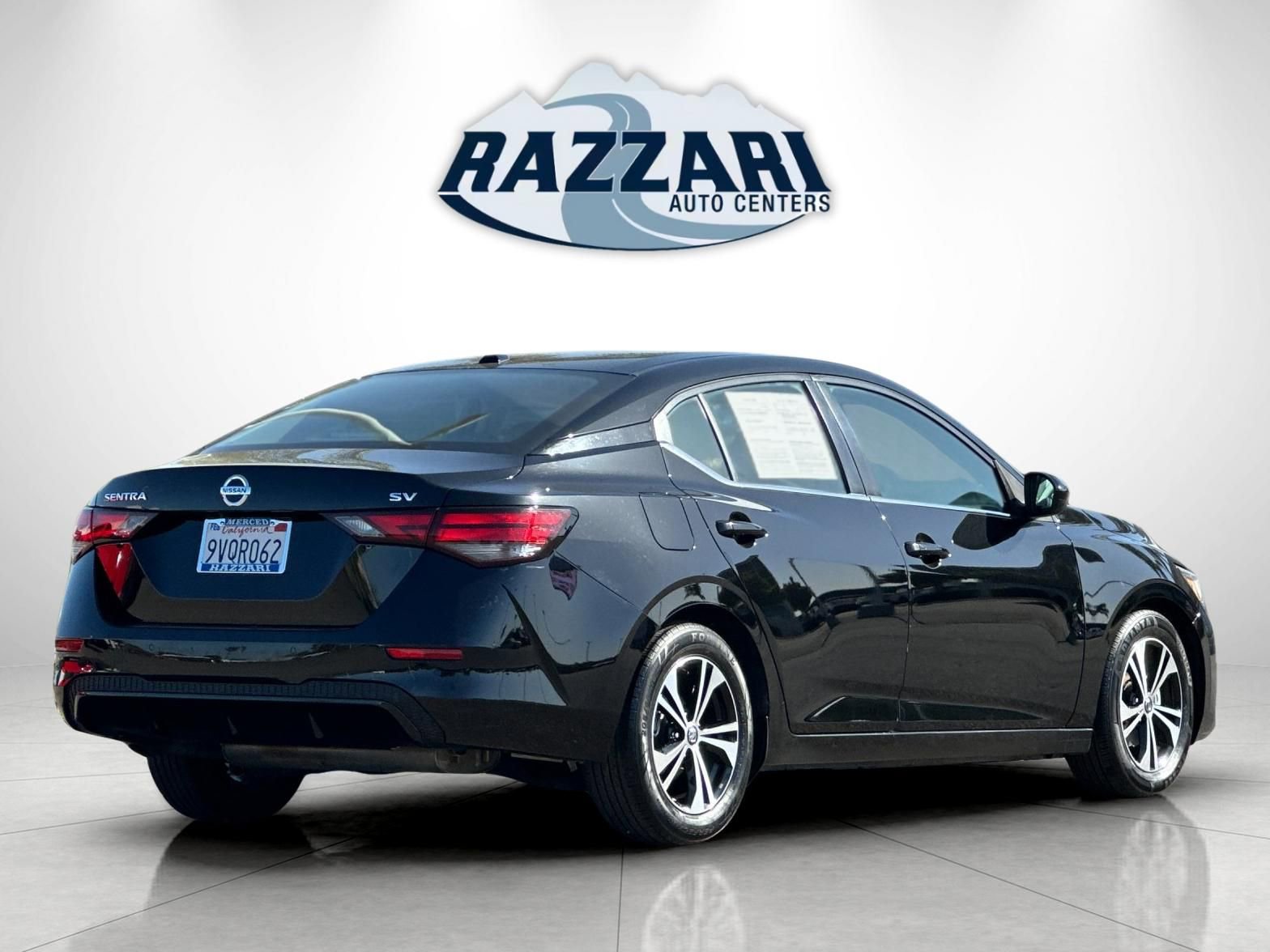 Used 2022 Nissan Sentra SV FWD image 3