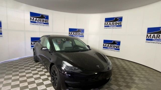 Used 2023 Tesla Model 3 Standard Range image 4