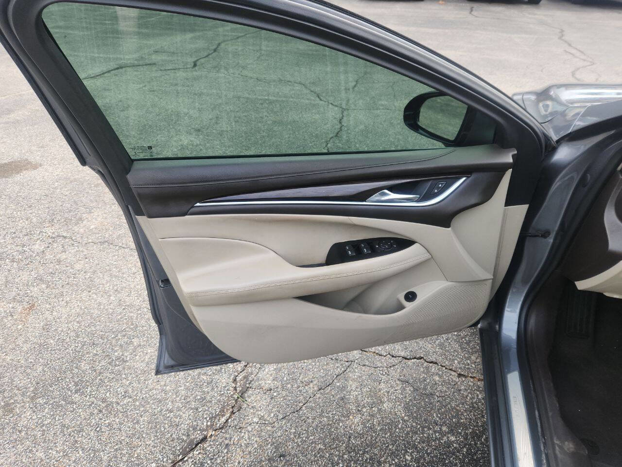 Used 2019 Buick LaCrosse Preferred FWD image 9