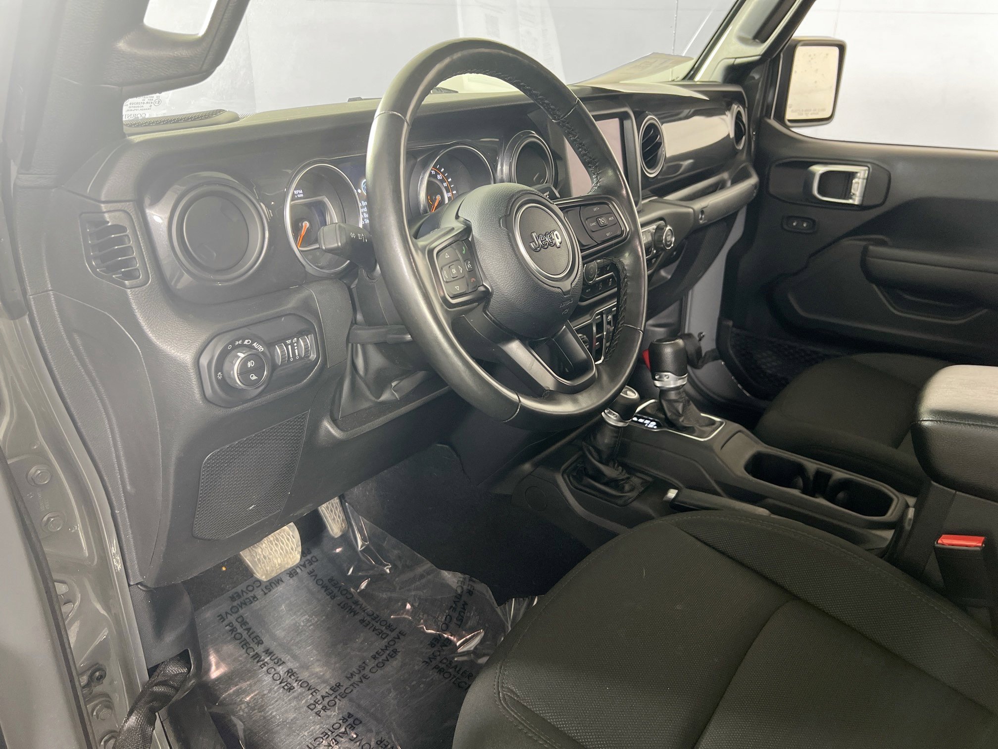 Used 2022 Jeep Gladiator Sport image 9