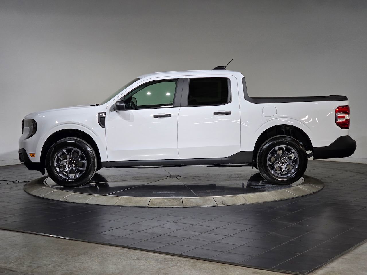 New 2025 Ford Maverick XLT image 8