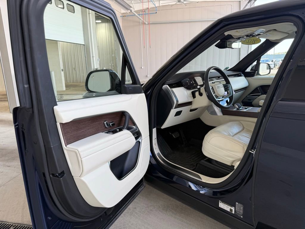 Certified 2023 Land Rover Range Rover Long Wheelbase SE image 24