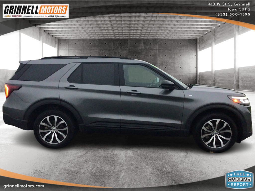 Used 2025 Ford Explorer ST-Line AWD/4WD image 4