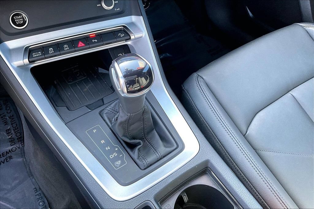 Certified 2025 Audi Q3 2.0T Premium w/ Convenience Package AWD/4WD image 28