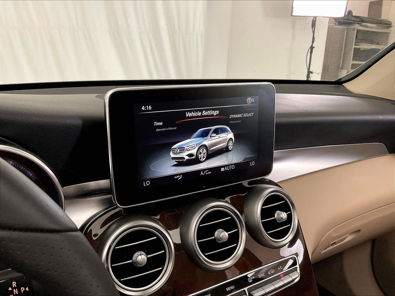 Used 2018 Mercedes-Benz GLC 300 4MATIC image 15