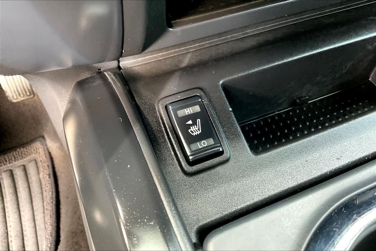 Used 2019 Nissan Titan SV w/ SV Convenience Package RWD image 30
