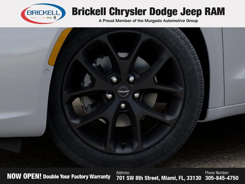 Used 2026 Chrysler Pacifica Select w/ S Appearance Package image 8