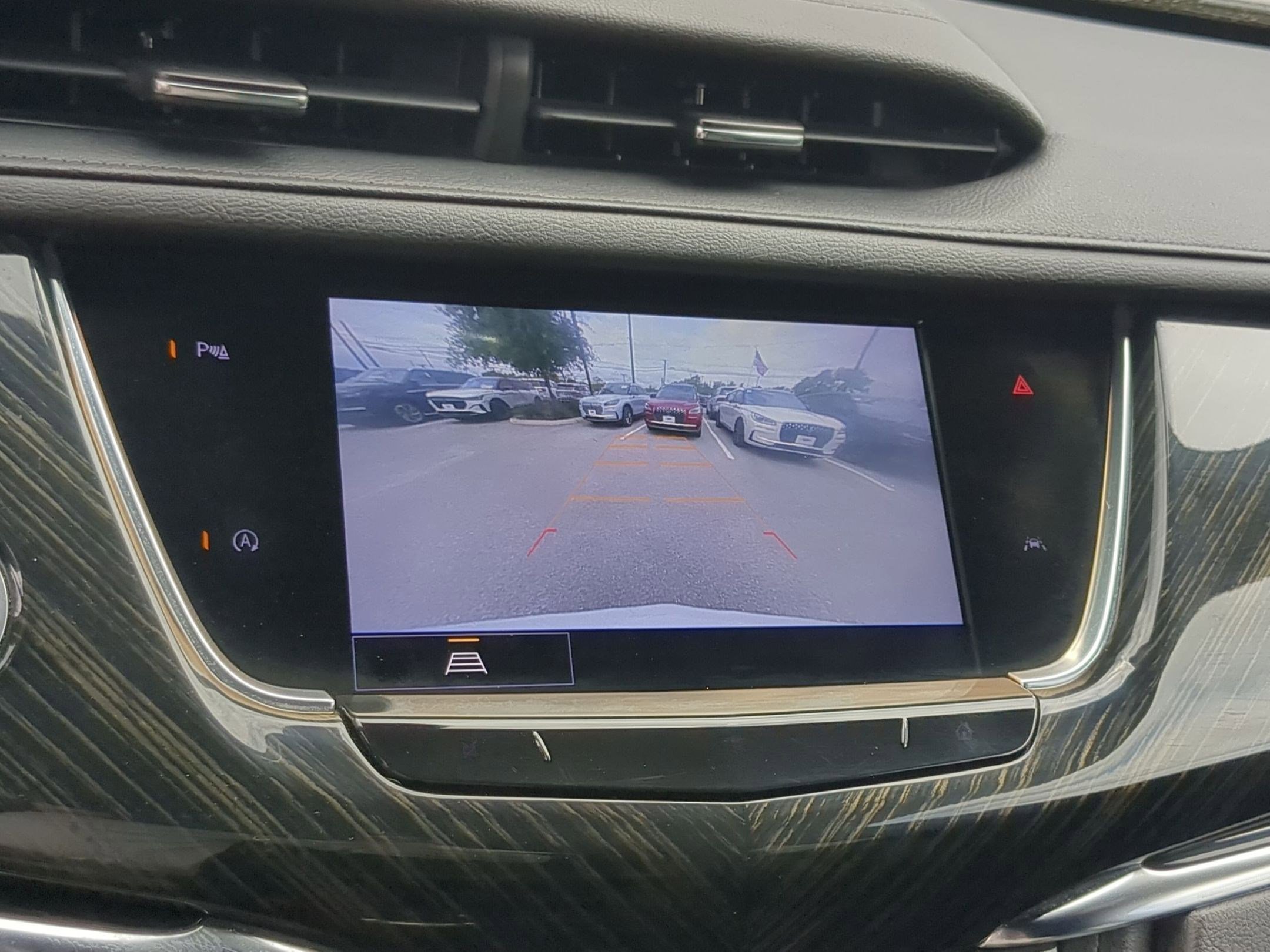 Used 2021 Cadillac XT6 Premium Luxury image 16