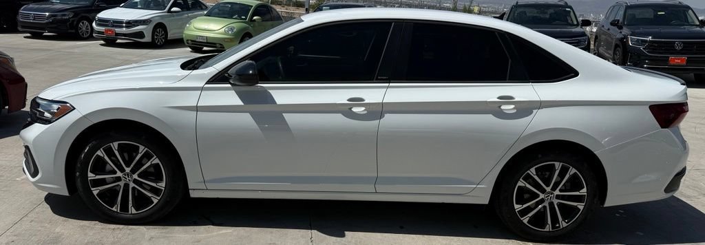 Used 2024 Volkswagen Jetta Sport FWD image 6