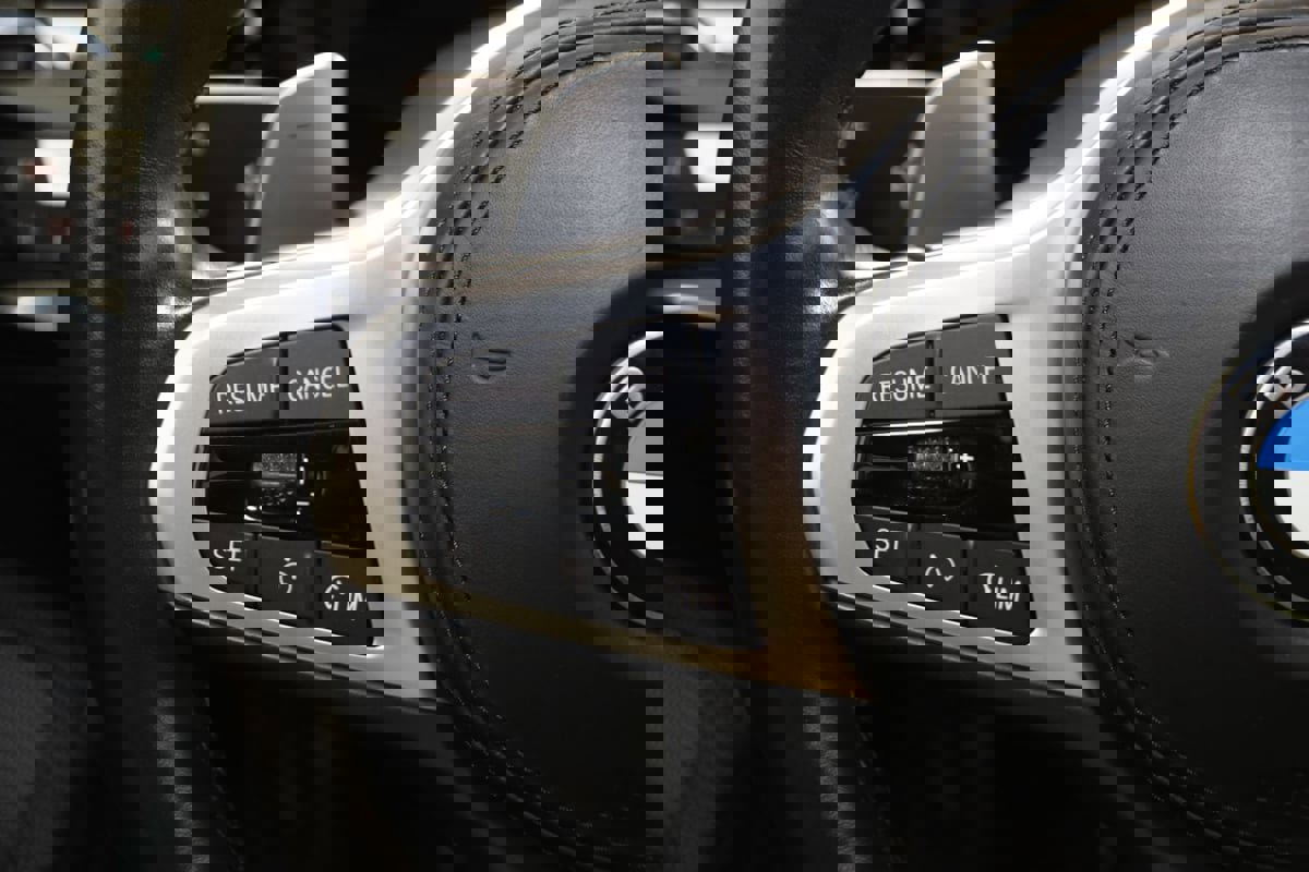 Used 2022 BMW Z4 M40i w/ Premium Package image 48