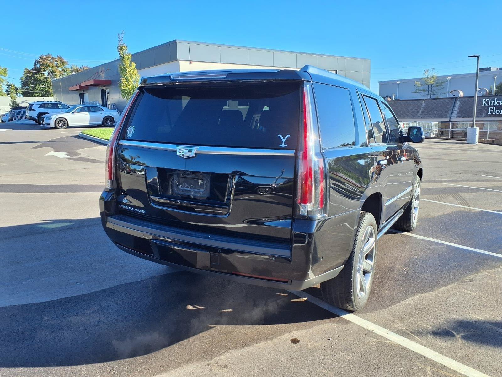Used 2019 Cadillac Escalade Premium Luxury AWD/4WD image 4