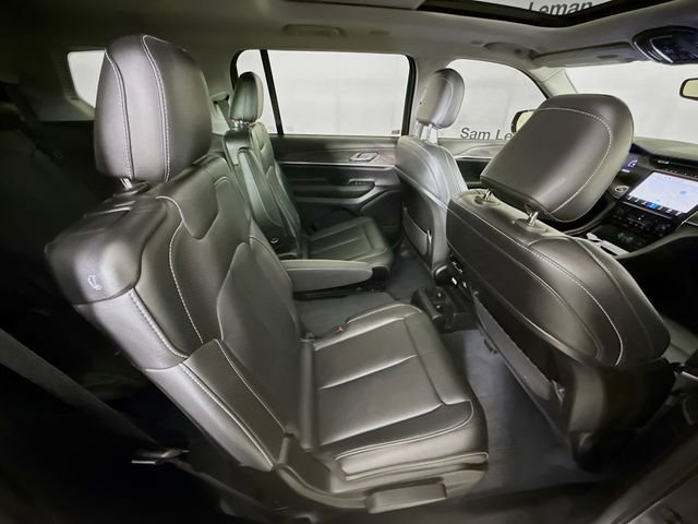 Used 2023 Jeep Grand Cherokee L Limited w/ Trailer Tow Group (B) image 28