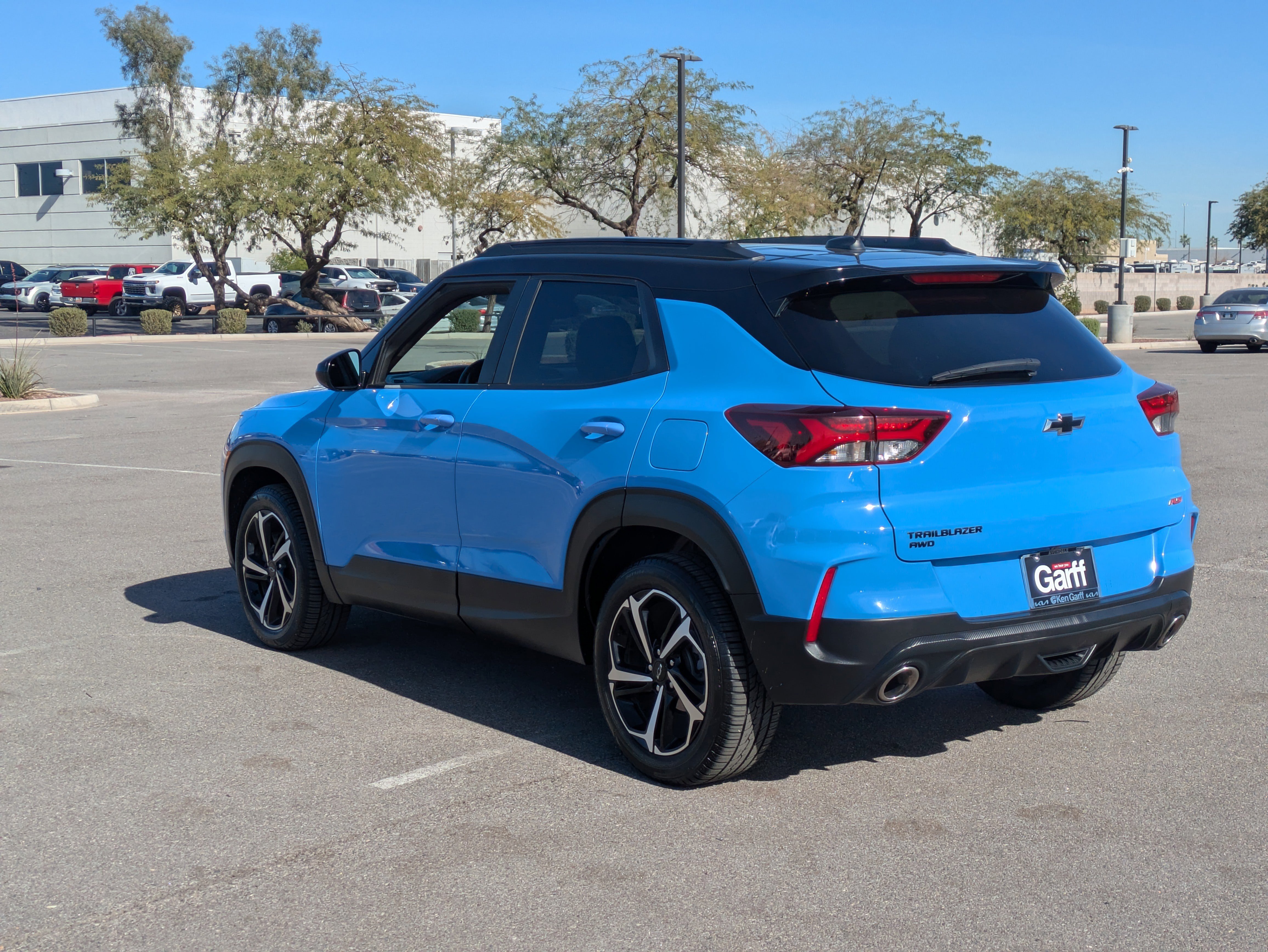 Used 2023 Chevrolet TrailBlazer RS w/ Sun and Liftgate Package image 3