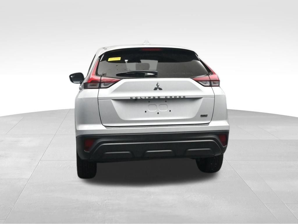 Used 2024 Mitsubishi Eclipse Cross LE AWD/4WD image 4