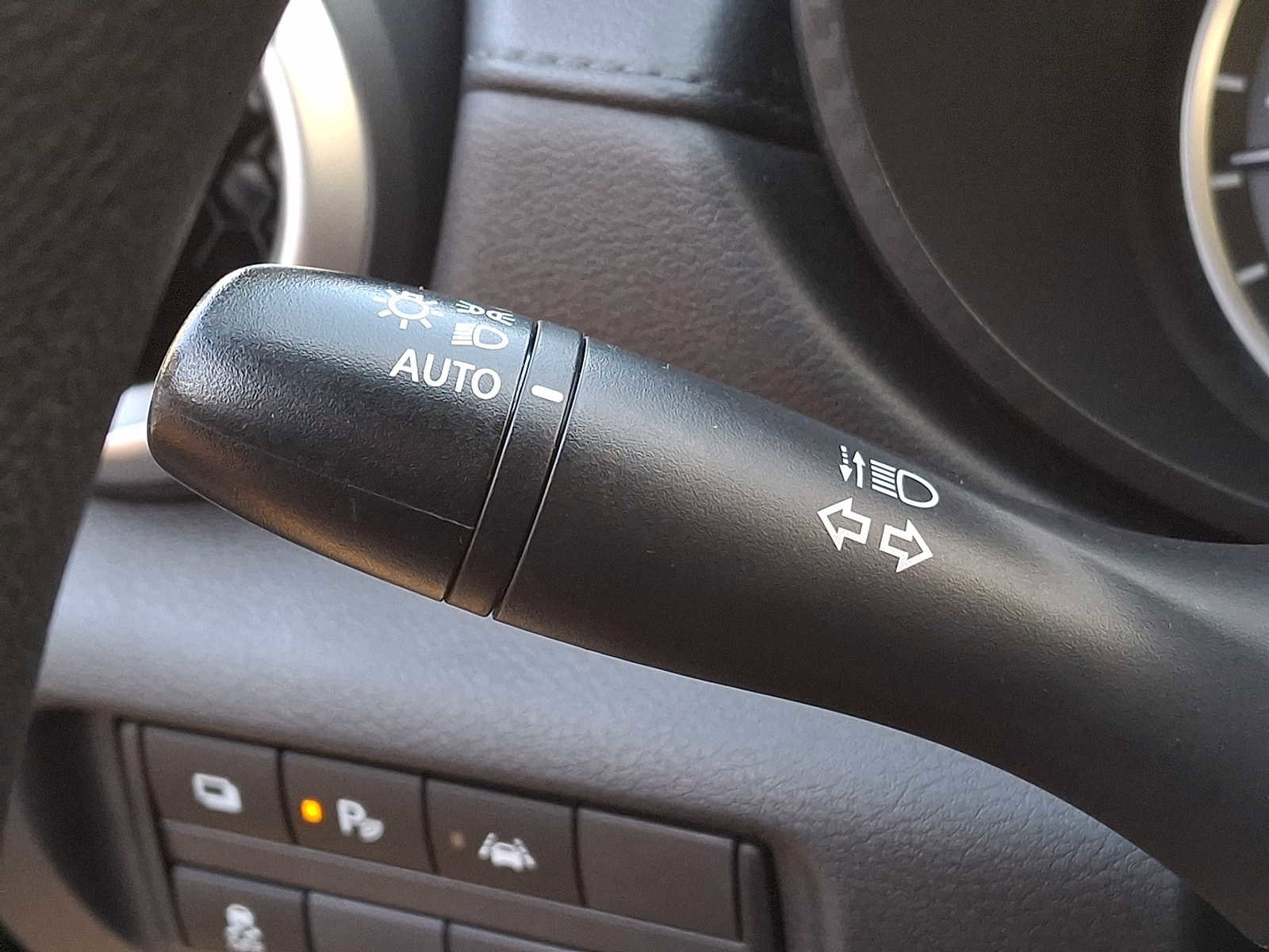 Used 2022 Nissan Versa S image 17