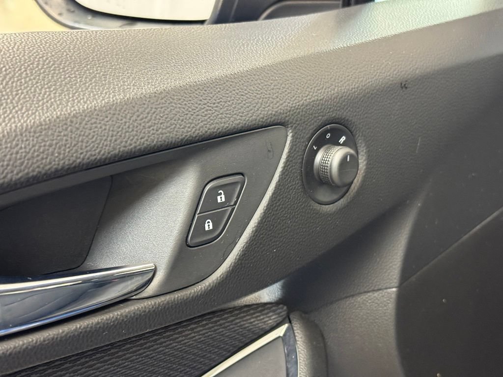 Used 2017 Chevrolet Cruze LT FWD image 9