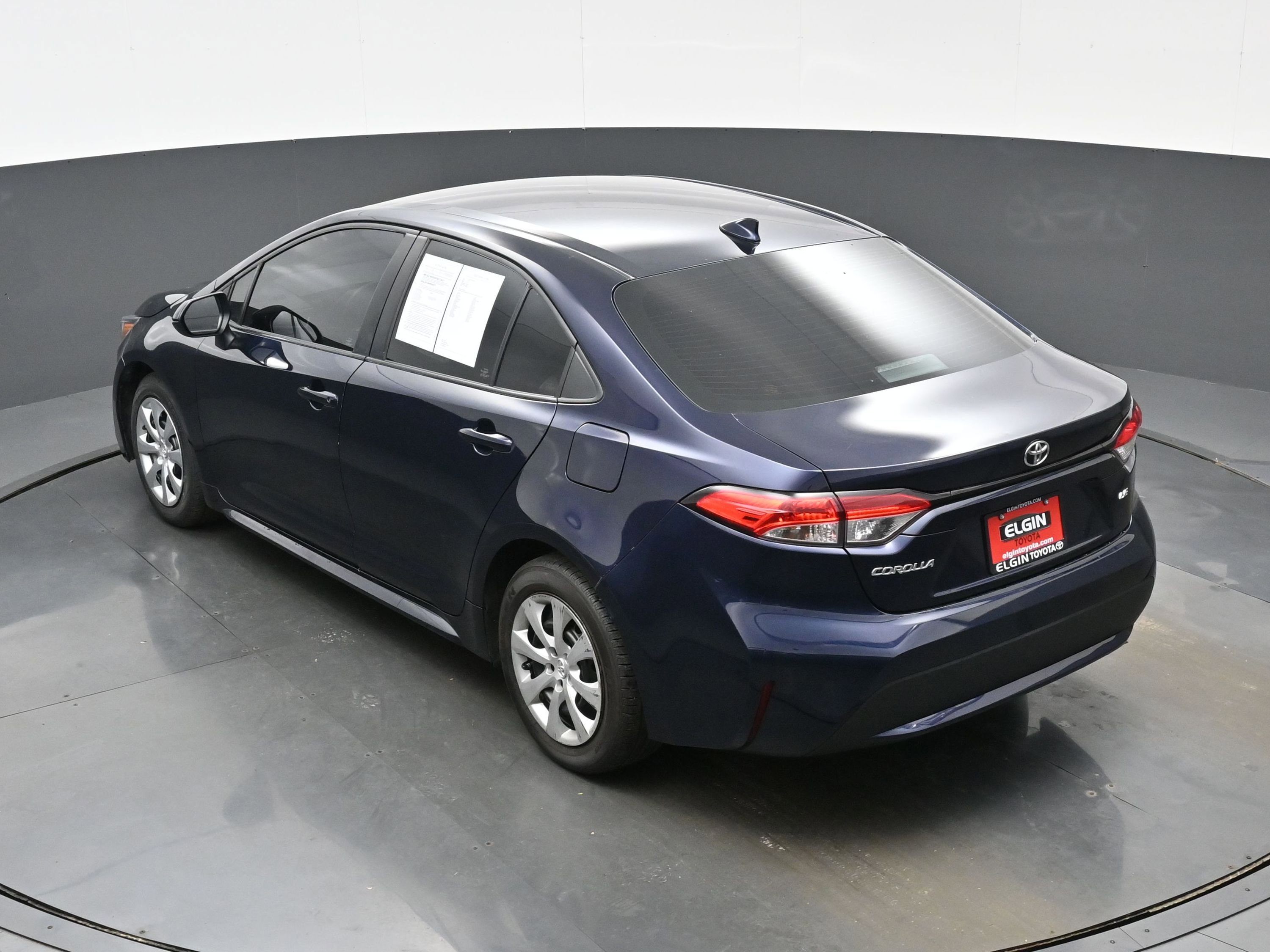 Used 2022 Toyota Corolla LE FWD image 35
