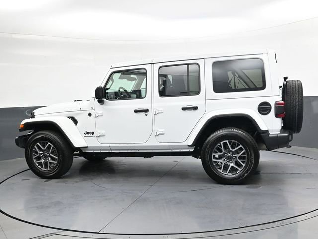 Used 2025 Jeep Wrangler Sahara image 7