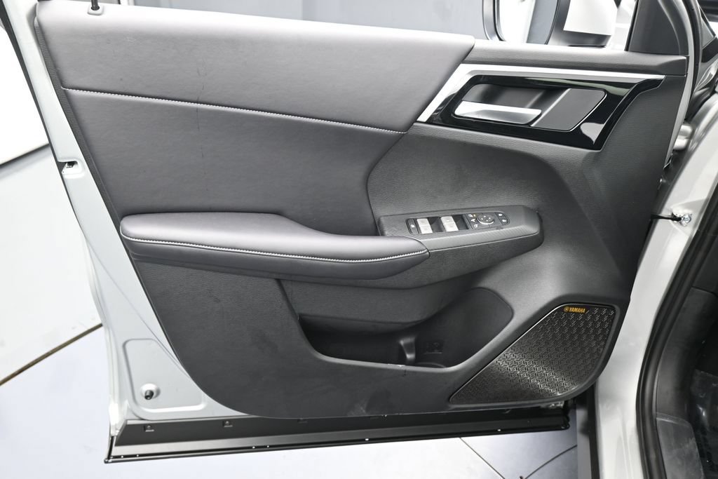 New 2026 Mitsubishi Outlander SE FWD image 13
