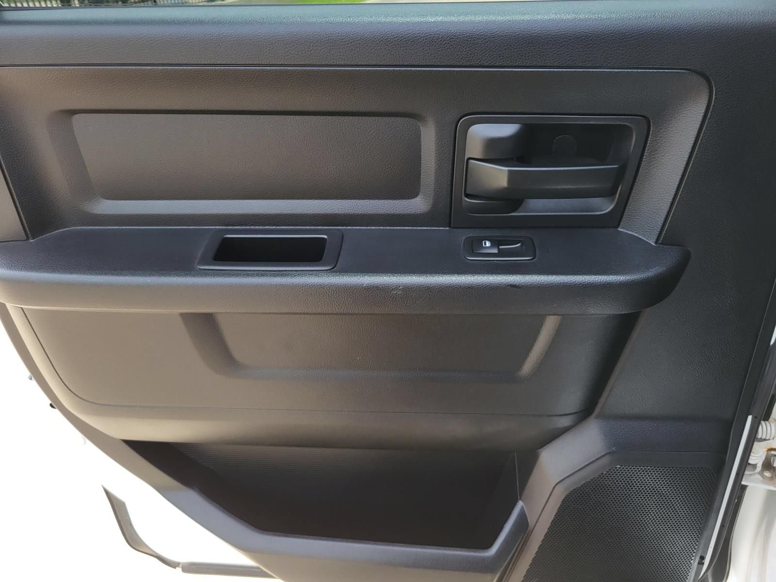 Used 2013 RAM 2500 Tradesman w/ Chrome Appearance Group RWD image 16