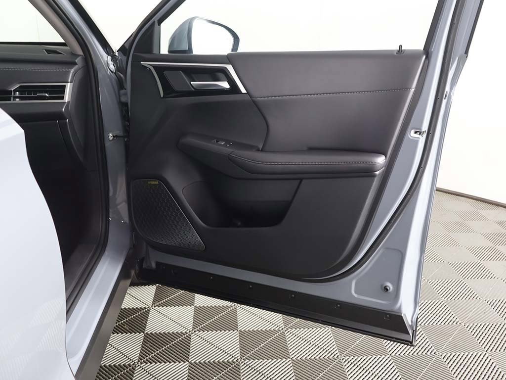 New 2025 Mitsubishi Outlander SE image 27
