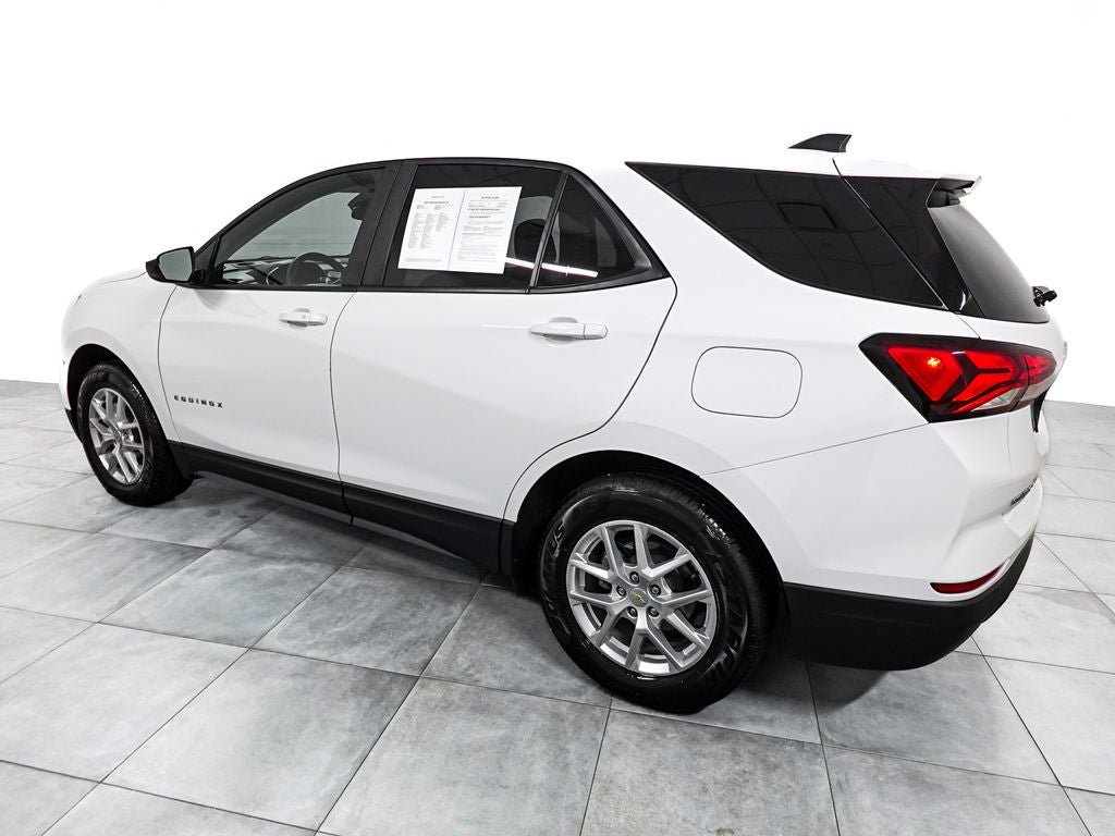 Used 2022 Chevrolet Equinox LS w/ LS Convenience Package AWD/4WD image 5