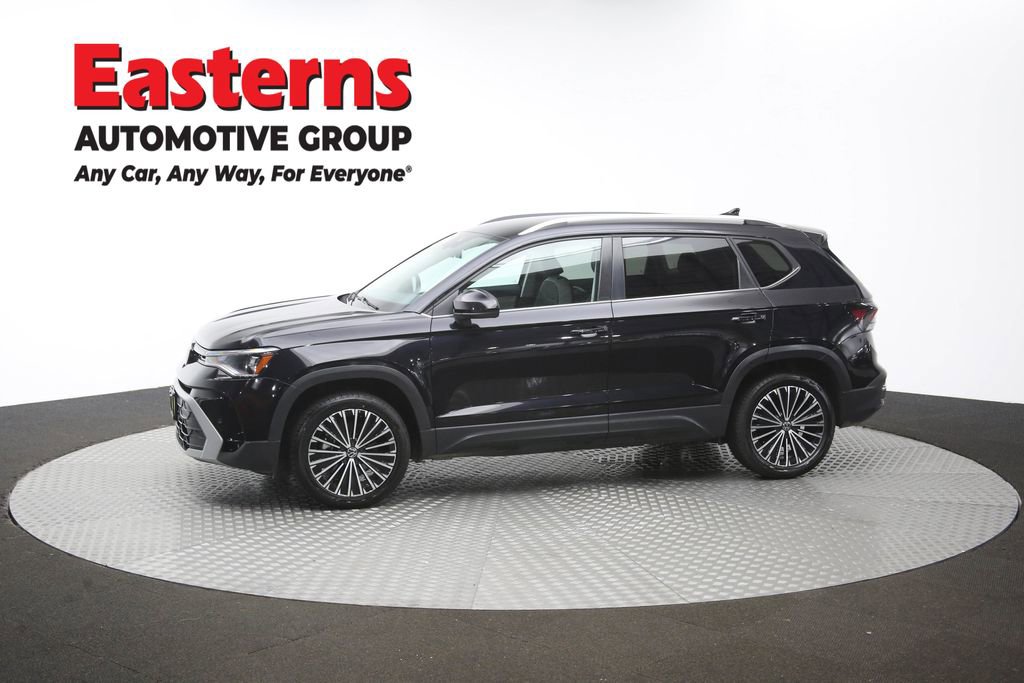 Used 2025 Volkswagen Taos SE FWD image 60
