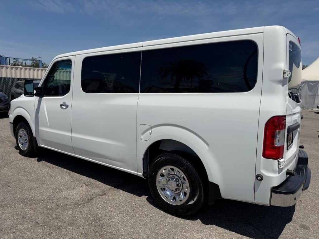 Used 2015 Nissan NV 3500 SV w/ Technology Package RWD image 9