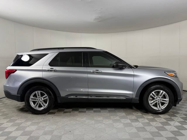 Used 2022 Ford Explorer XLT RWD image 9