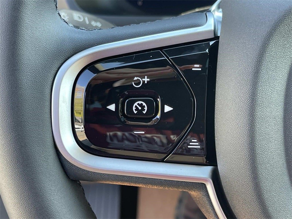 Certified 2026 Volvo XC90 B5 Core AWD/4WD image 31