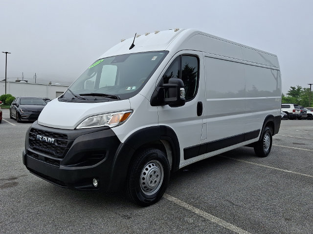 Used 2025 RAM ProMaster 2500 w/ Convenience Group FWD image 3