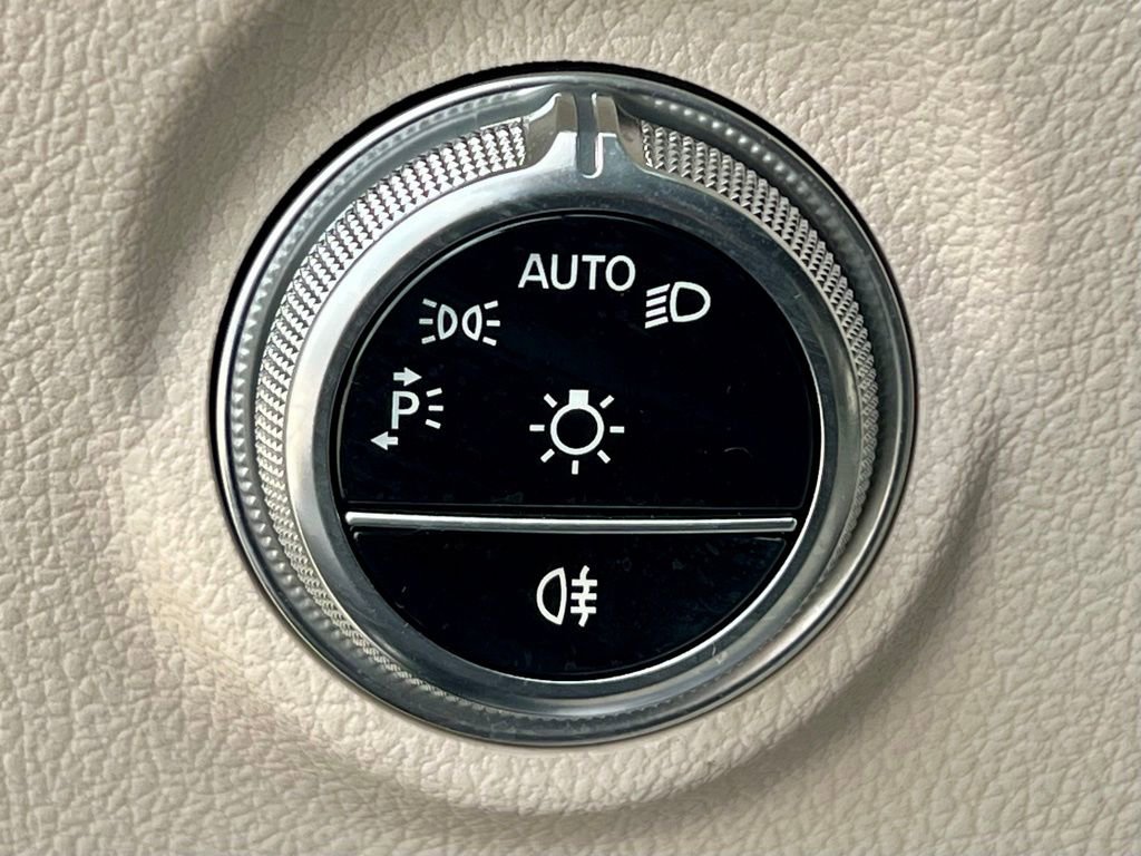 Certified 2022 Mercedes-Benz C 300 4MATIC Sedan image 28